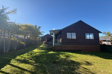 Photo of property in 147 Botany Road, Botany Downs, Auckland, 2010