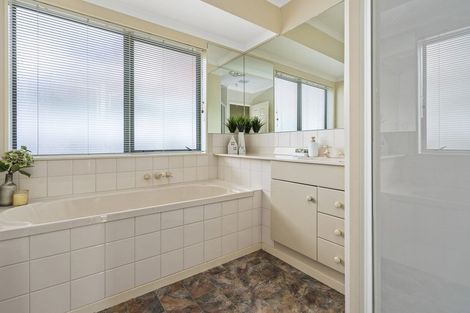 Photo of property in 10 John Webb Drive, Glenview, Hamilton, 3206