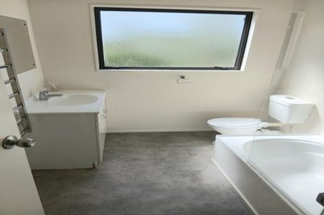 Photo of property in 6/44 Fields Parade, Oteha, Auckland, 0632