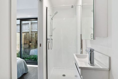 Photo of property in 3 Meg Lane, Glen Eden, 0602