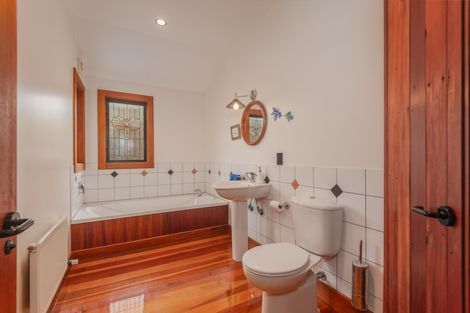 Photo of property in 18 Durham Crescent, Palmerston North, 4414