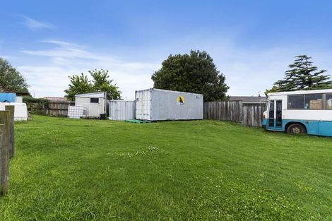 Photo of property in 2 Kirton Crescent, Manurewa, Auckland, 2102