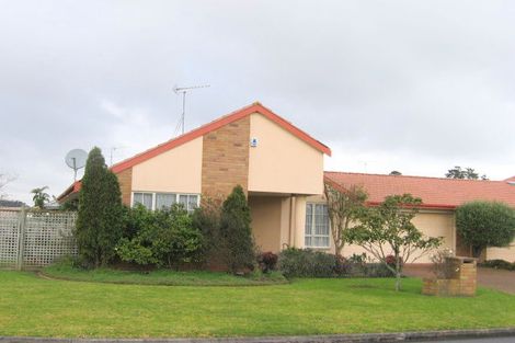 Photo of property in 2 Fernbrook Close, Burswood, Auckland, 2013