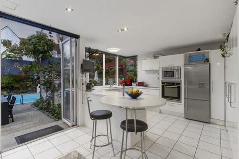 Photo of property in 8 Lingham Crescent, Torbay, Auckland, 0630