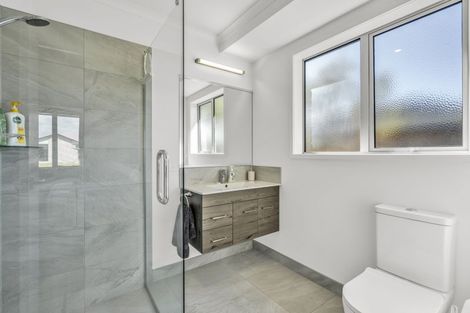 Photo of property in 11 Kaurinui Crescent, One Tree Point, 0118