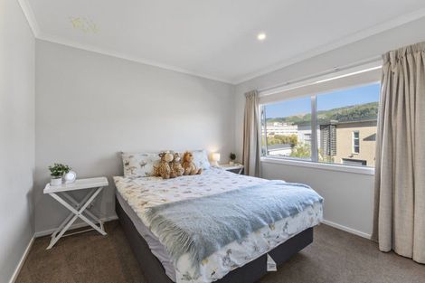 Photo of property in 30 Bluff Road, Kenepuru, Porirua, 5022