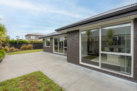 Photo of property in 8 Huka Heights Drive, Rangatira Park, Taupo, 3330