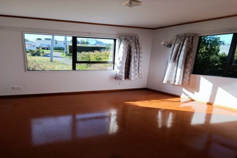 Photo of property in 22 Tindalls Bay Road, Tindalls Beach, Whangaparaoa, 0930