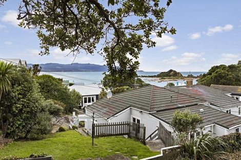 Photo of property in 3-5 Knoll Street, Island Bay, Wellington, 6023