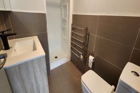 Photo of property in 14 Bruce Road, Glenfield, Auckland, 0629