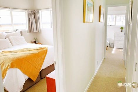 Photo of property in 40 Hindmarsh Street, Henderson, Auckland, 0612