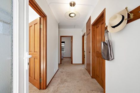 Photo of property in 283 Muritai Road, Eastbourne, Lower Hutt, 5013