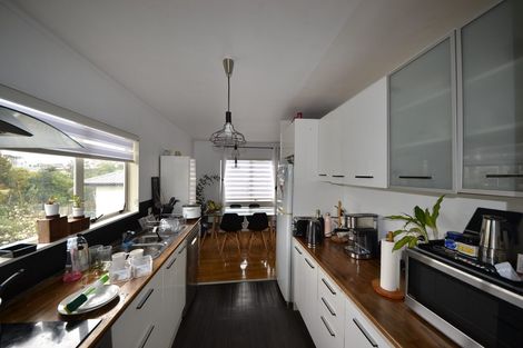 Photo of property in 10 Rook Place, Unsworth Heights, Auckland, 0632