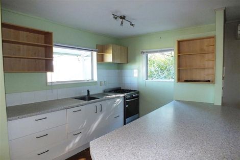 Photo of property in 64 D'oyly Drive, Stanmore Bay, Whangaparaoa, 0932