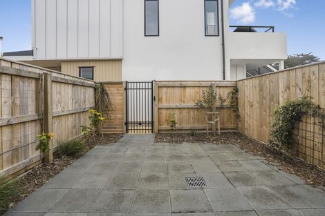 Photo of property in 16/10 Pascoe Avenue, Paremata, Porirua, 5026