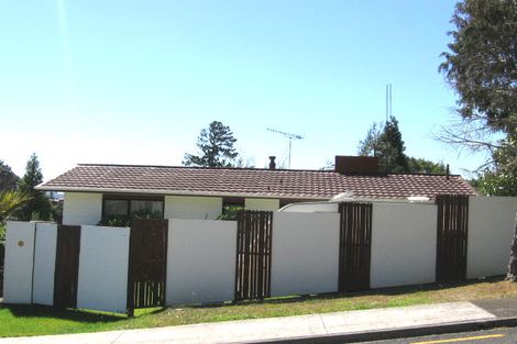 Photo of property in 5 Telstar Place, Beach Haven, Auckland, 0626