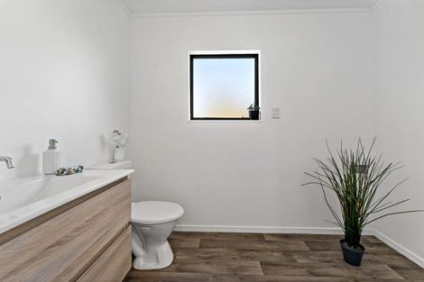 Photo of property in 26 Barneys Farm Road, Clendon Park, Auckland, 2103