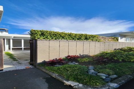 Photo of property in 3/252 Hurstmere Road, Takapuna, Auckland, 0622