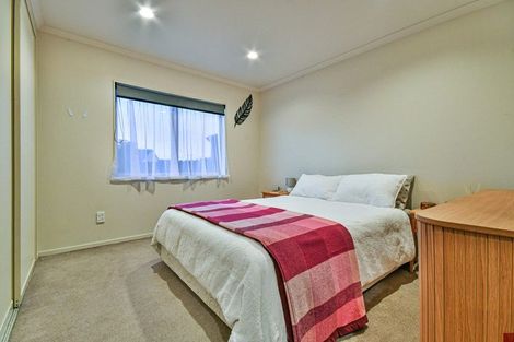 Photo of property in 22 Carisbrook Crescent, Papakura, 2110