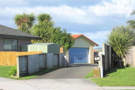 Photo of property in 17 Evansbel Place, Papamoa Beach, Papamoa, 3118