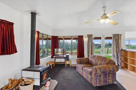 Photo of property in 101 Forest Lakes Road, Otaki, 5583