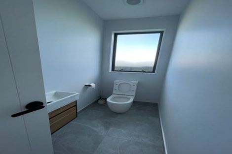 Photo of property in 4 Pineview Drive, Rosehill, Papakura, 2113