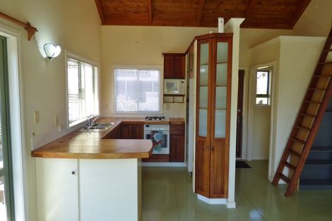 Photo of property in 1282 Whangaparaoa Road, Army Bay, Whangaparaoa, 0930