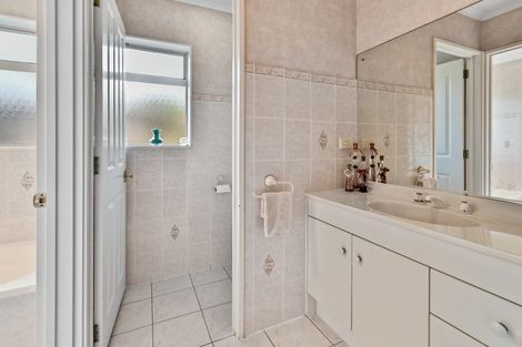 Photo of property in 15 Trossach Place, Wattle Downs, Auckland, 2103