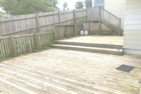 Photo of property in 1/12 Karamu Street, Te Atatu Peninsula, Auckland, 0610