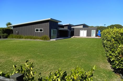 Photo of property in 18 Hanlen Avenue, Waihi Beach, 3611
