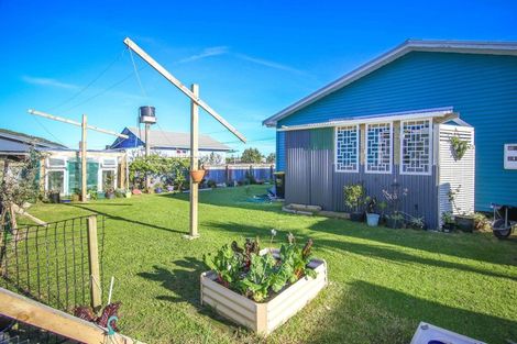 Photo of property in 2 Curtis Street, Hector, 7822