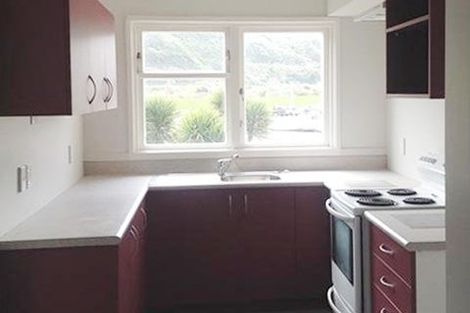 Photo of property in 95 Farmer Crescent, Taita, Lower Hutt, 5011