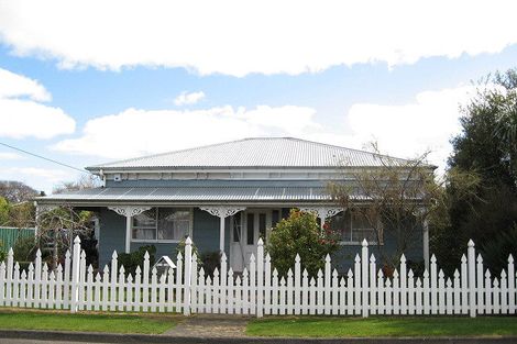 Photo of property in 6 William Street, Marton, 4710