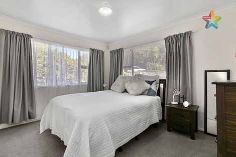 Photo of property in 10 Jacaranda Grove, Maungaraki, Lower Hutt, 5010