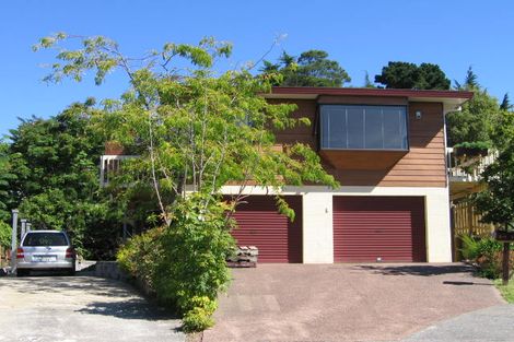 Photo of property in 8 Kirkdale Place, Northcross, Auckland, 0632