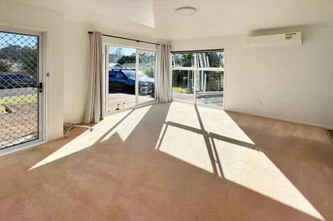 Photo of property in 80 Riverpark Crescent, Henderson, Auckland, 0610