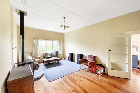 Photo of property in 6 George Street, Ohingaiti, Hunterville, 4785