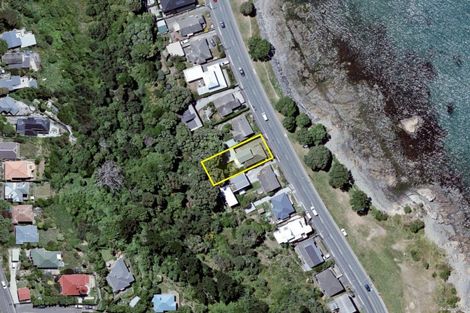 Photo of property in 318 Queens Drive, Lyall Bay, Wellington, 6022