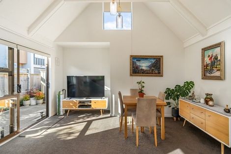 Photo of property in 4/5a Bloomfield Terrace, Hutt Central, Lower Hutt, 5010