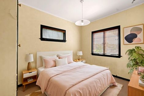 Photo of property in 32 Forest Lake Road, Forest Lake, Hamilton, 3200