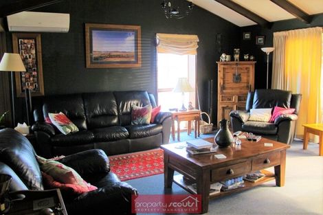 Photo of property in 122 Larnach Road, Vauxhall, Dunedin, 9013