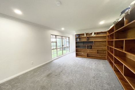 Photo of property in 11 Bream Revel Way, Karaka, Papakura, 2580