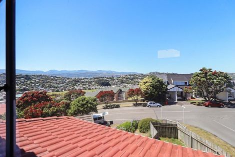 Photo of property in 2 Kaikoura Street, Maupuia, Wellington, 6022