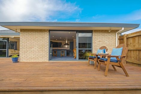 Photo of property in 42 Roberts Line, Kelvin Grove, Palmerston North, 4414