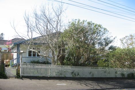 Photo of property in 77 Dawson Street, New Plymouth, 4310