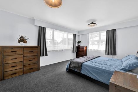 Photo of property in 9 Manu Crescent, Upper Vogeltown, New Plymouth, 4310