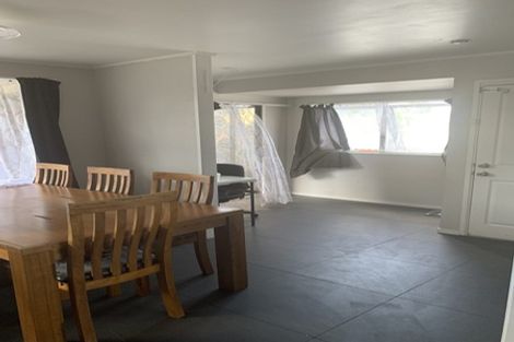 Photo of property in 2/4 Etherton Drive, Weymouth, Auckland, 2103