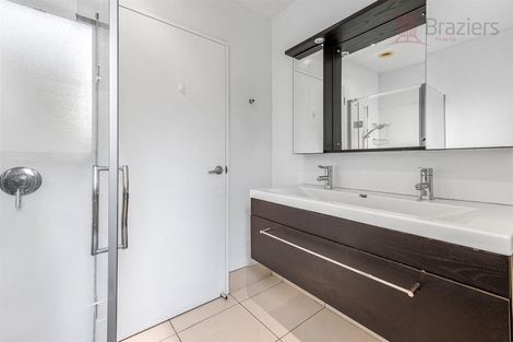 Photo of property in 29 Straven Road, Riccarton, Christchurch, 8011