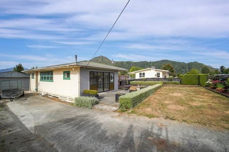 Photo of property in 22 Hampden Street, Murchison, 7007