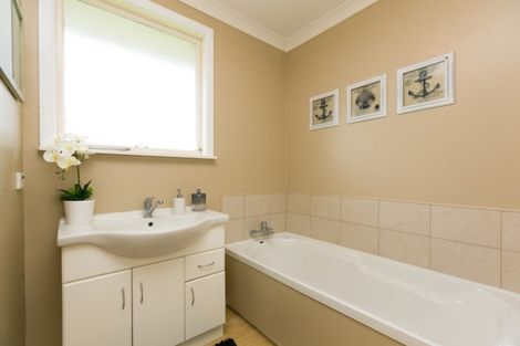 Photo of property in 463 Saint Aubyn Street, Moturoa, New Plymouth, 4310